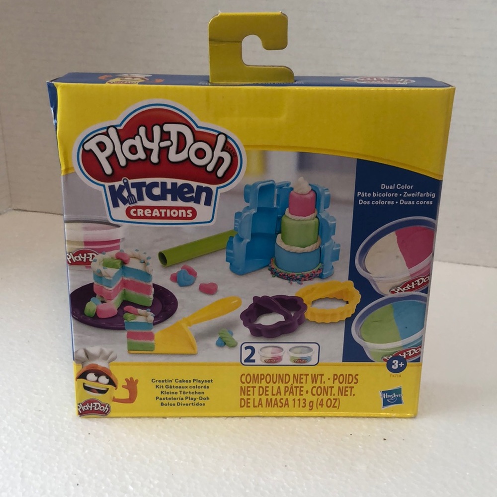 PlayDoh Kitchen Creations Cake Playset